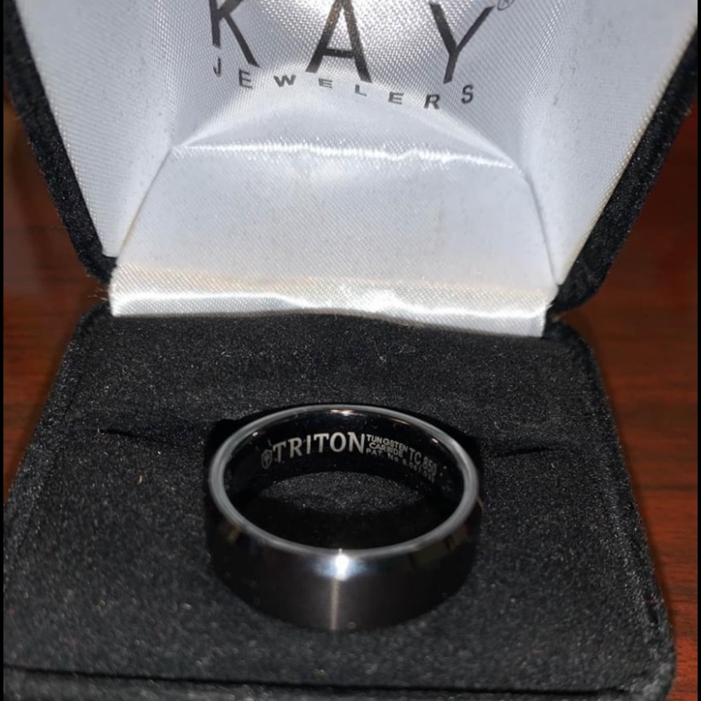 Men’s 8mm Wedding Band Tungsten Carbide Black PVD